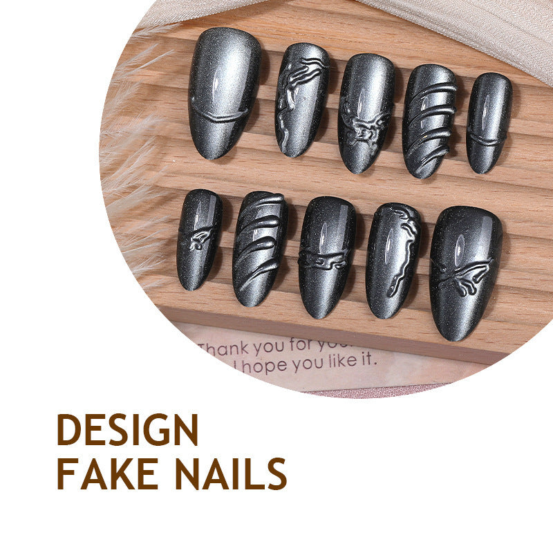 Kunstnagelset mit elegantem und schimmerndem Design Karnz