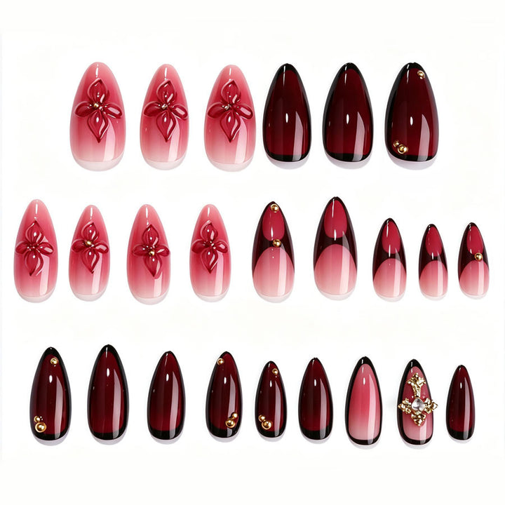 Kunstnagelset mit floralen Mustern und edlen Akzenten Karnz