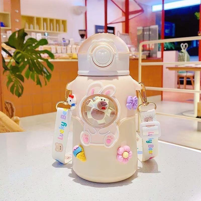Damen verspielte und stylische Isolierflasche mit bunten Anhängern Karnz
