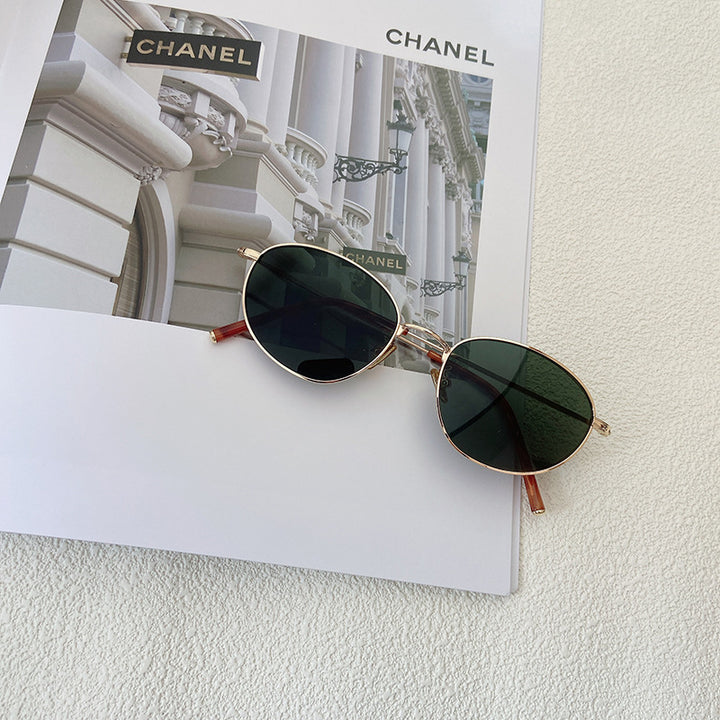 Modische Brille Im Eleganten Design Karnz