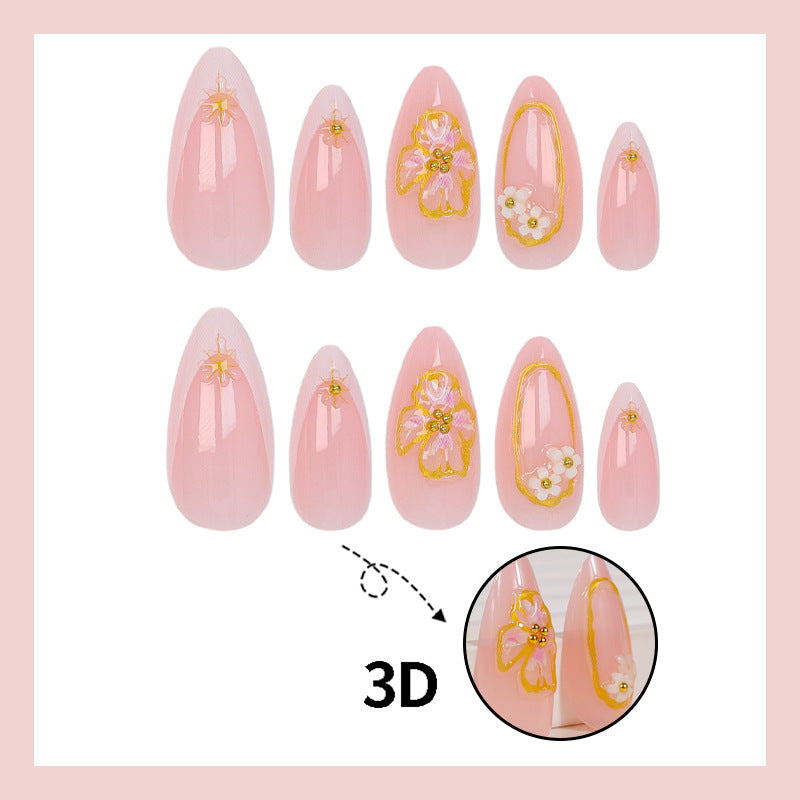 Kunstnagelset mit eleganten floralen und glamourösen Details Karnz