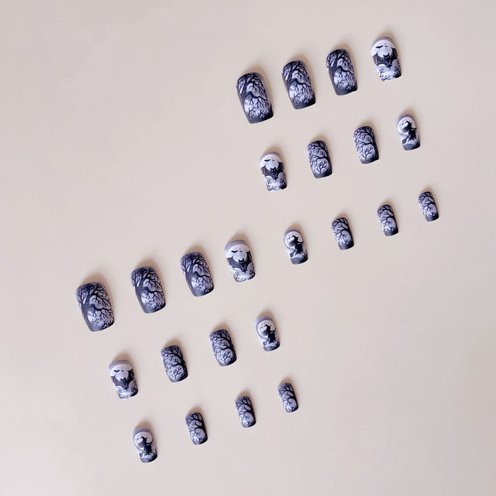 Kunstnagelset mit gruseligem Halloween-Motiv und aufwendigen 3D-Verzierungen Karnz