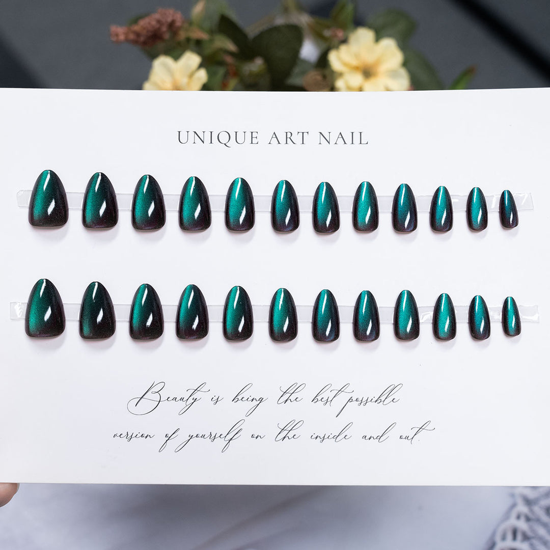 Glänzendes Press-On Nagelkunst Set
