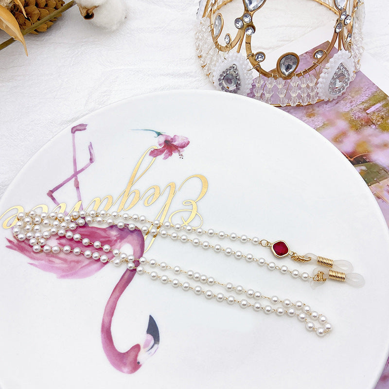 Elegante Perlenkette mit Goldenen Akzenten Karnz