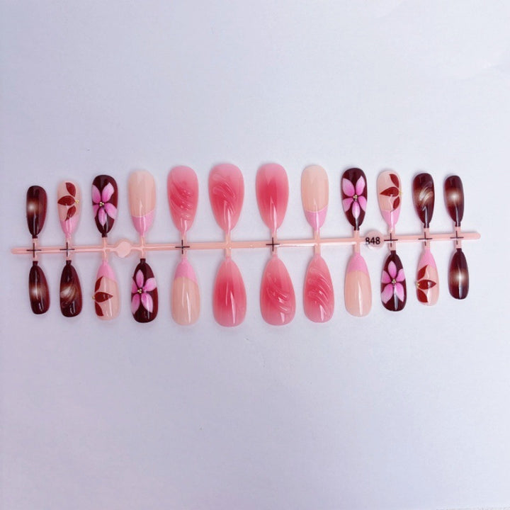 Kunstnagel Set mit dekorativem Nageldesign Karnz