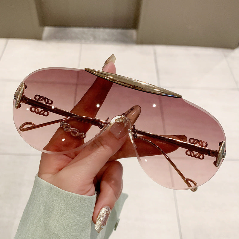 Damen elegante oversized Sonnenbrille mit stilvollem transparentem Rahmen Karnz