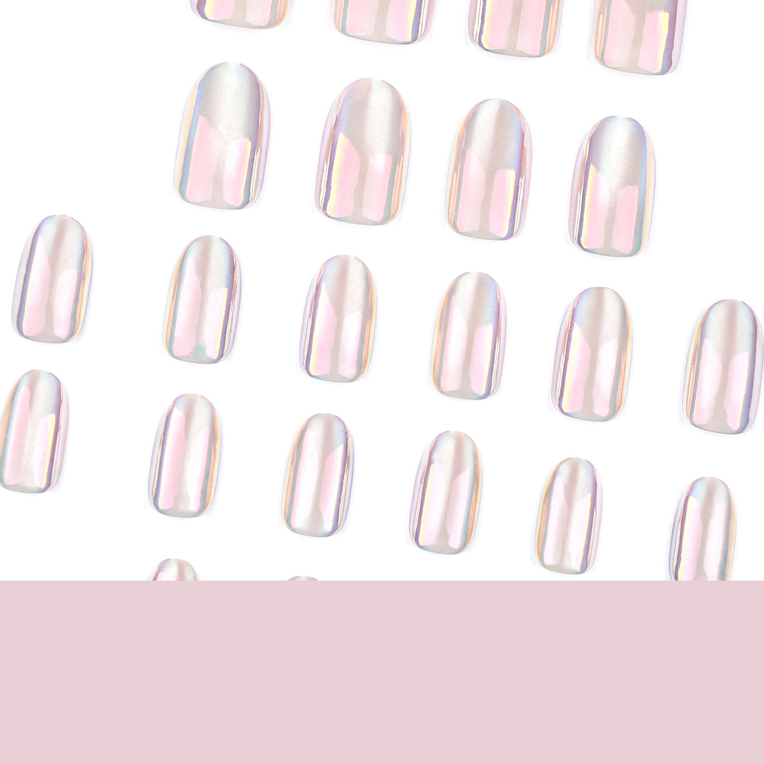 Trendige Nagelverlängerungen mit schimmerndem Farbverlauf Karnz