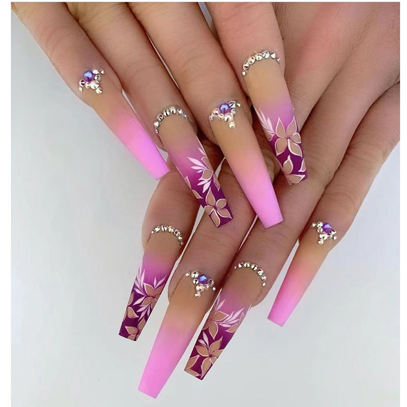 Künstlerische Nagelverlängerungen Karnz