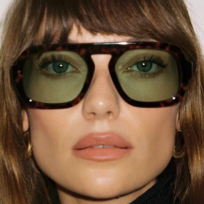 Damen moderne oversized Sonnenbrille im kantigen Design Karnz