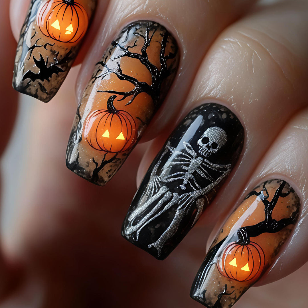 Kunstnägel mit Halloween-Motiv Karnz