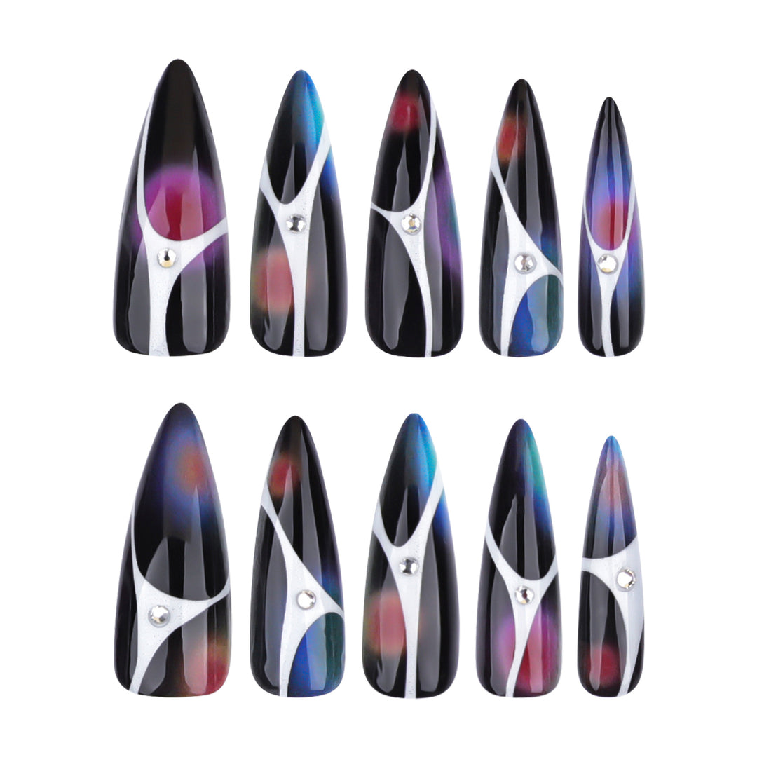 Kunstvolle Stiletto-Nägel mit glitzernden Akzenten und geometrischem Design Karnz