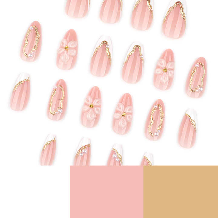 Kunstvolle Nagelverlängerungen mit eleganten blühenden Akzenten Karnz
