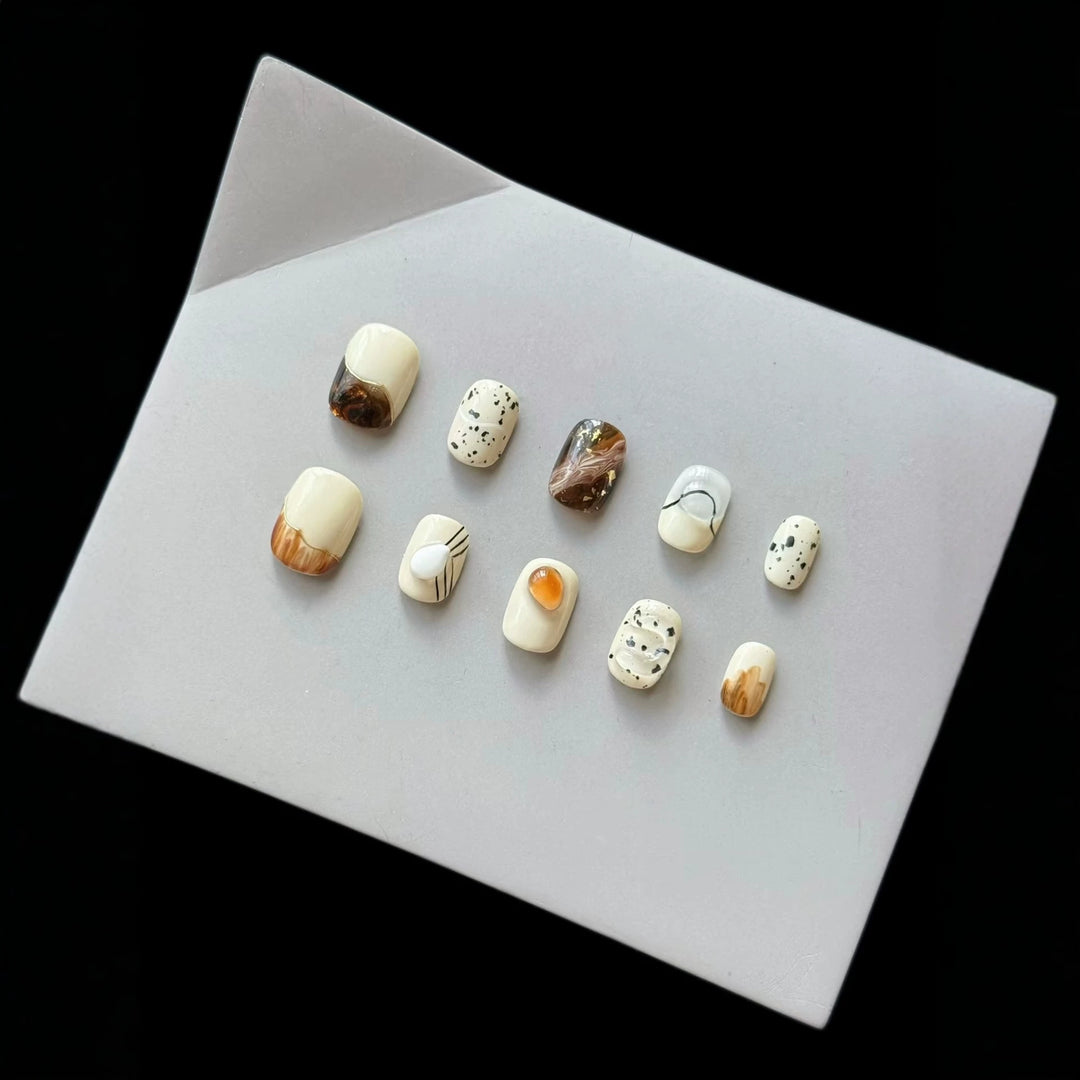 Künstlerische Nagel Press-On Kollektion