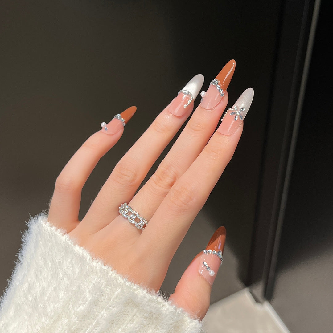 Glamourös Kristall-Beschichtet Press-On Nageldesign Karnz