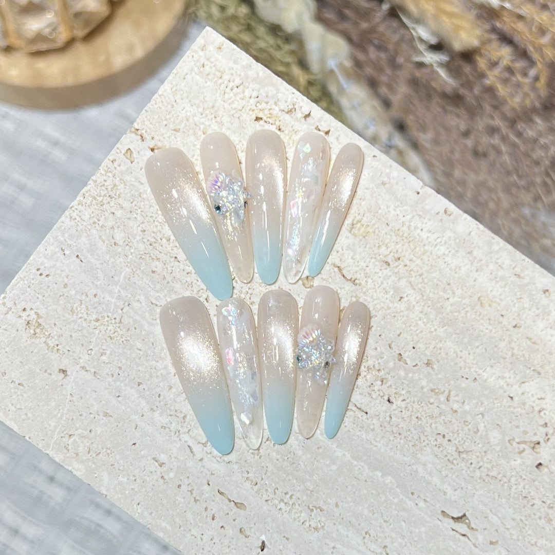 Elegantes Stiletto Press-On Nagelset mit Glitter-Finish Karnz