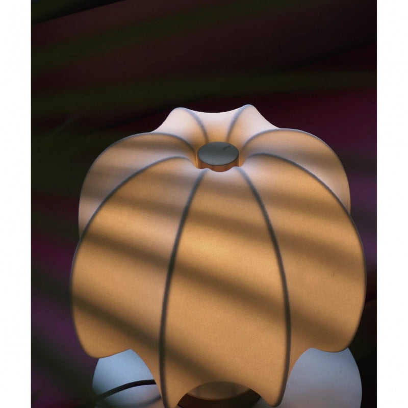 Moderne elegante Tischlampe