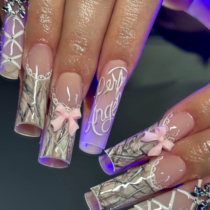 Elegante dekorative Press-On Nagelkunst Karnz