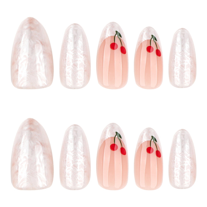 Kunstvolle Nagelverlängerungen mit fruchtigem Design Karnz