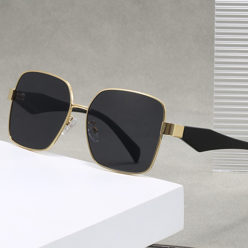 Damen stilvolle quadratische Sonnenbrille mit geschwungenem Rahmen Karnz