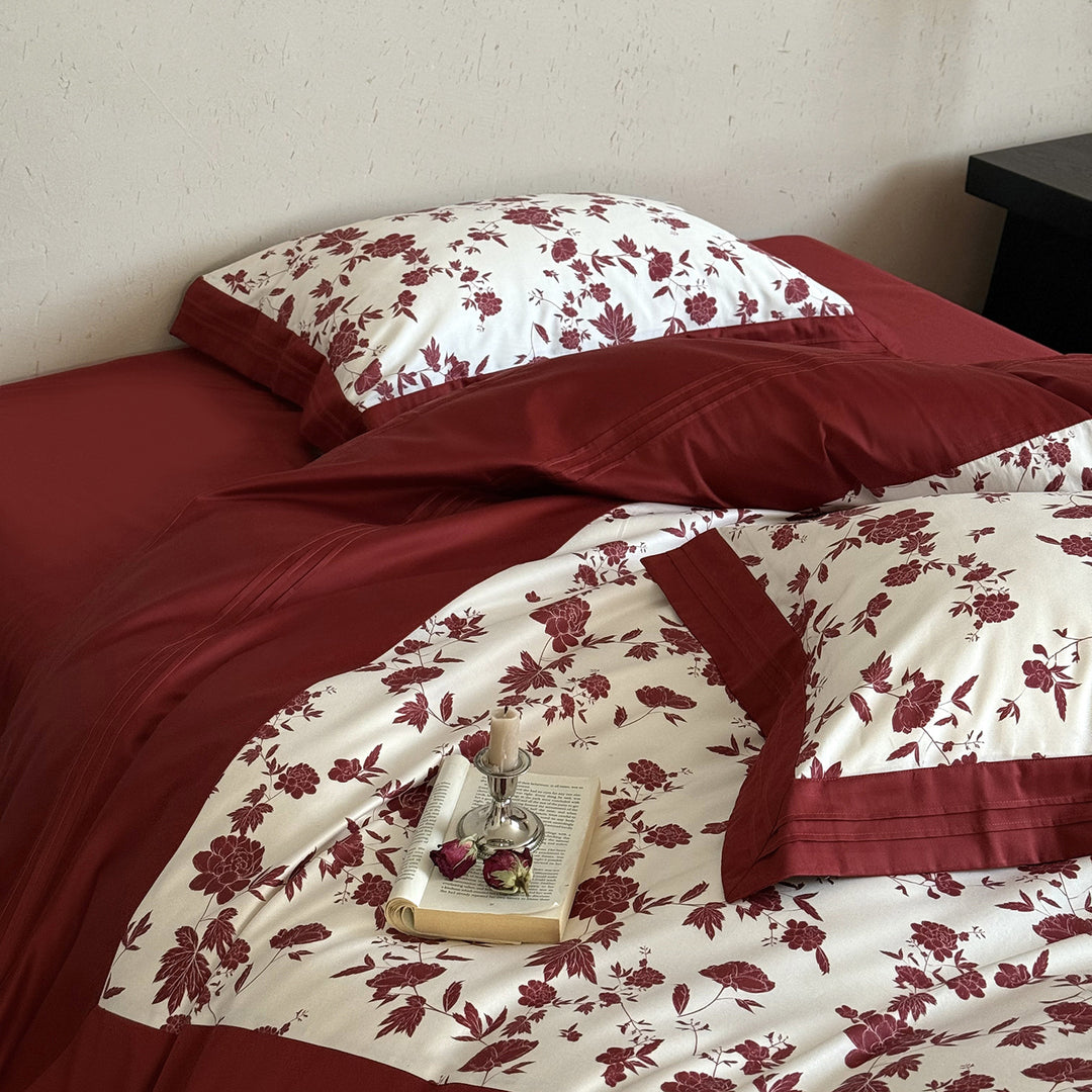 Luxuriöses Baumwoll-Bettwäsche-Set mit floralem Print und Kissenbezügen