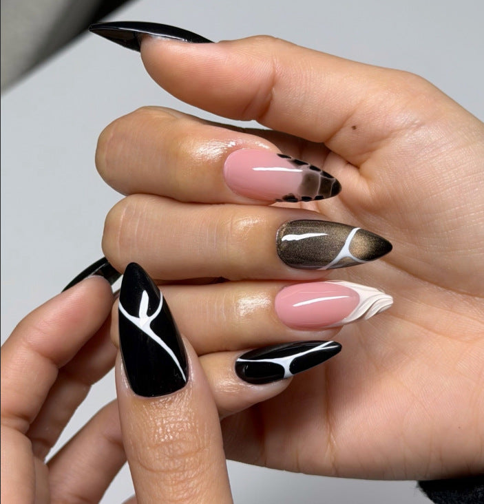 Künstlerische mandelförmige Nagelkunst Karnz