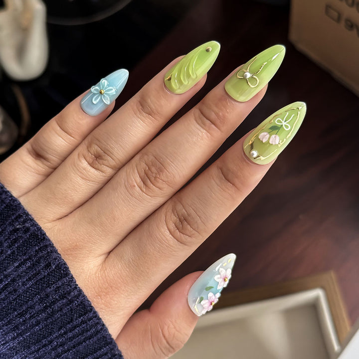 Künstlerisches Floral Nageldesign Kit Karnz