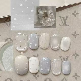 Elegantes Press-On-Nagelkunst-Set mit Schleife und Punkten Karnz