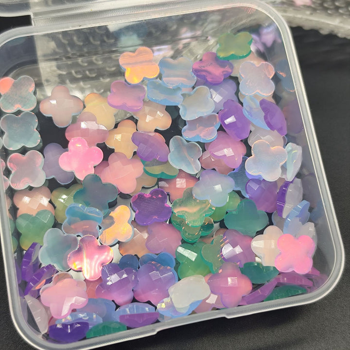 Schmuckhafte Acrylblüten Karnz
