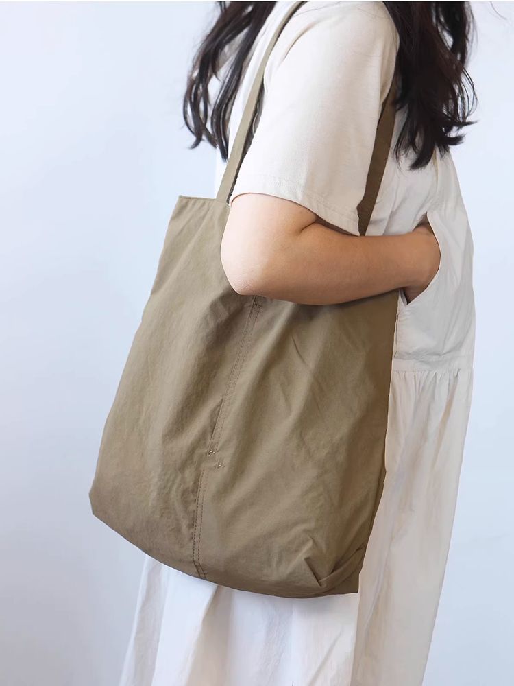 Geräumige und Vielseitige Tote-Bag Karnz