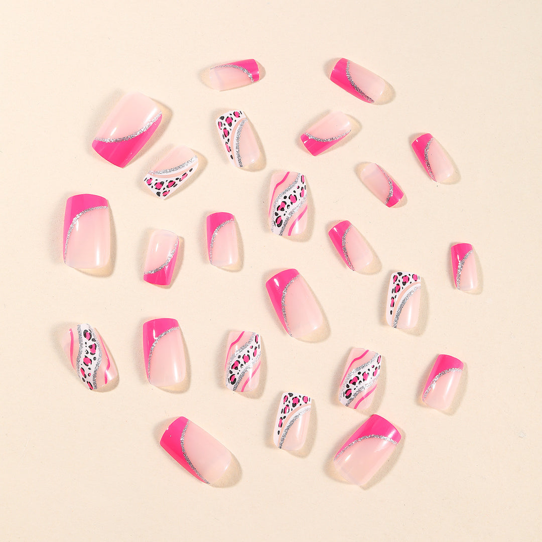 Stylisches Tierdruck Nagelkunstset Karnz