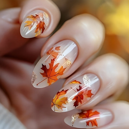 Kunstnägel mit Herbstlichem Blattdesign Karnz