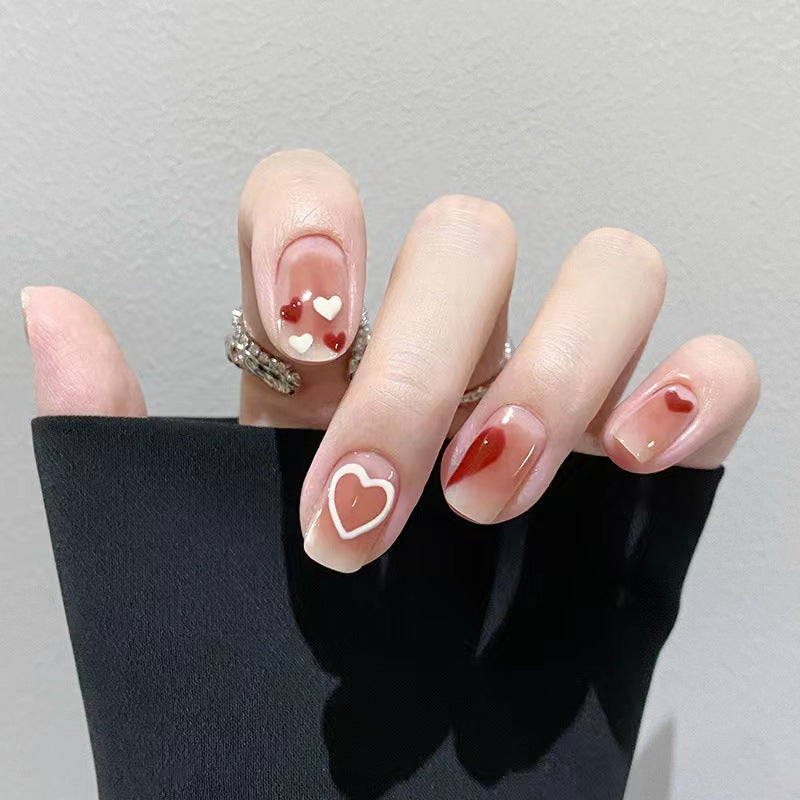 Kreative Herz-Nagelkunst Karnz