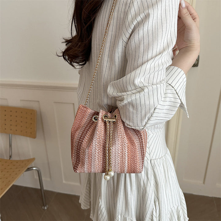 Künstlerisch gewobene Bucket Bag