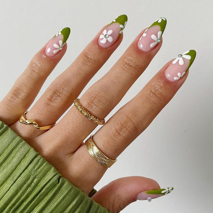 Dekoratives Floral Press-On Nagelkunstset mit 3D-Blumenakzenten Karnz