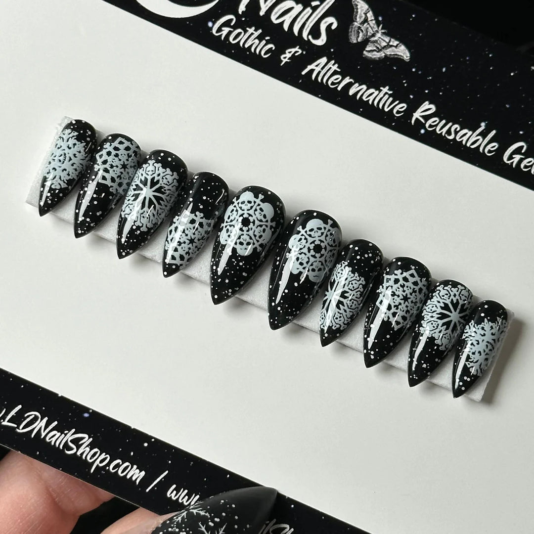 Künstliche Nägel Karnz