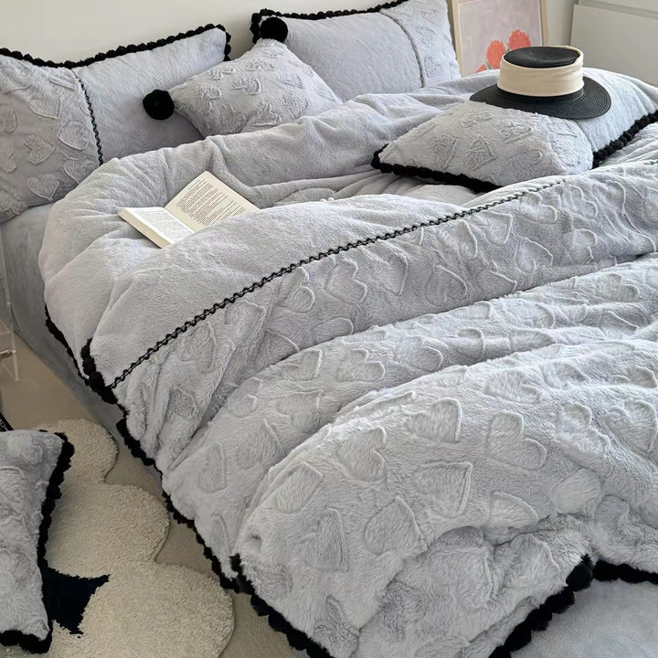 Plüsch Herz-Prägung Faux-Sherpa Bettbezug Set mit kontrastierenden Rüsche Trim