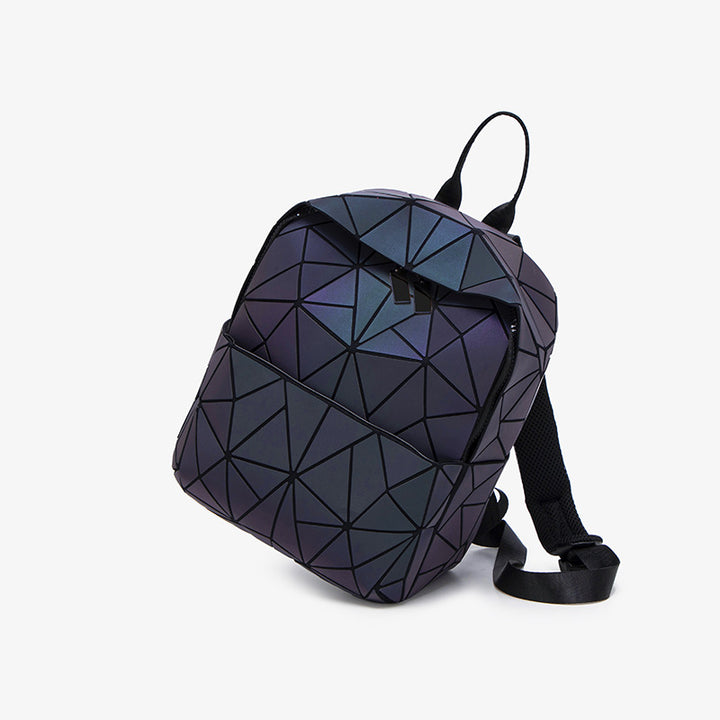Geometrisch gemusterter Rucksack mit Hochleistungsmerkmalen