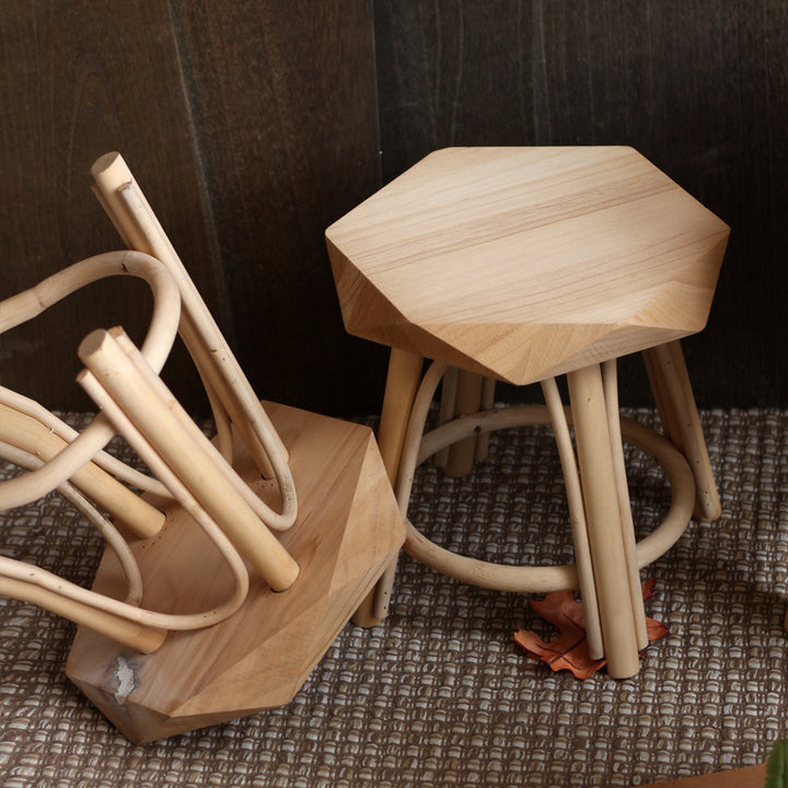 Moderner Hocker aus hochwertigem Holz Karnz