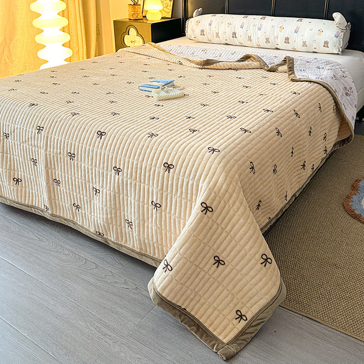 Gemütliche florale gestickte Decke
