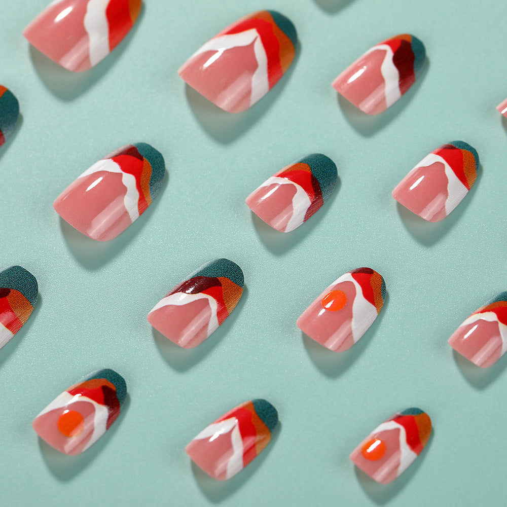 Kunstvolle Nagelspitzen mit modernem Farbverlauf Karnz