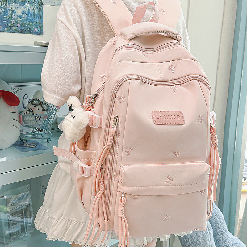 Stylischer Mehrfach-Taschen-Rucksack mit Anhänger Karnz
