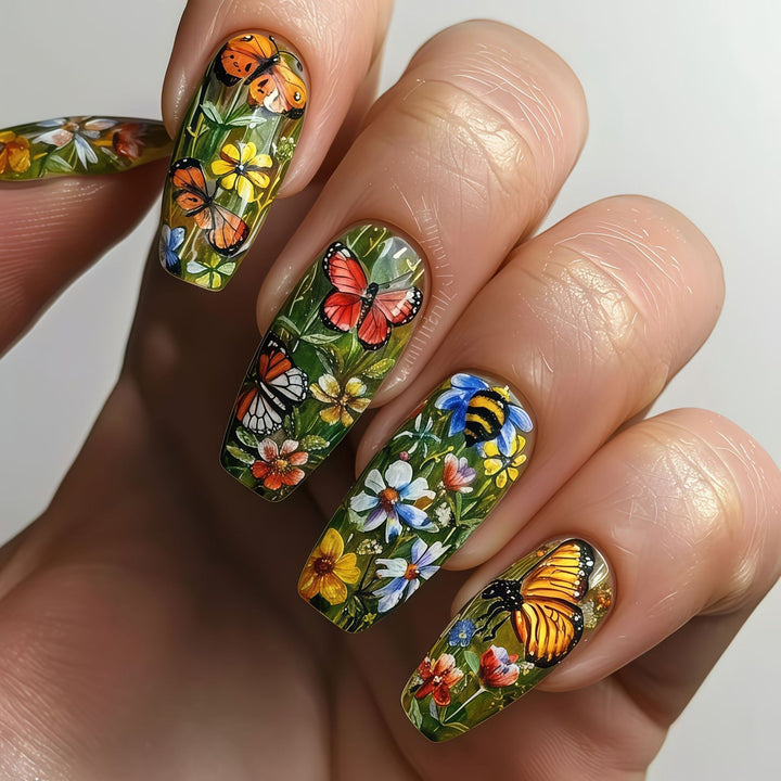 Elegante Kunstnagelverzierung Karnz