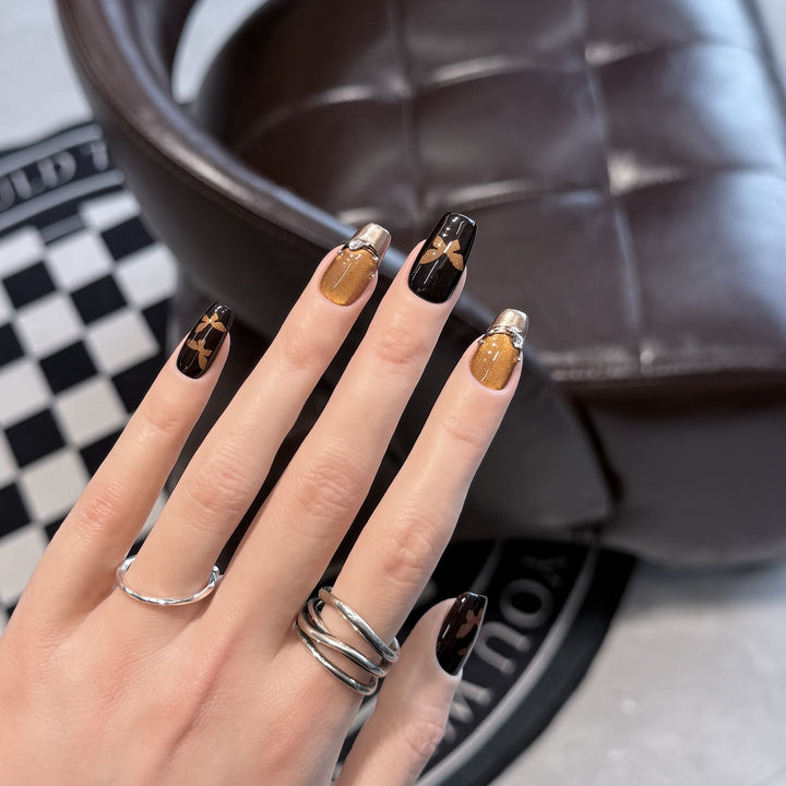 Dekoratives Schmetterling Nagelkunst Set Karnz