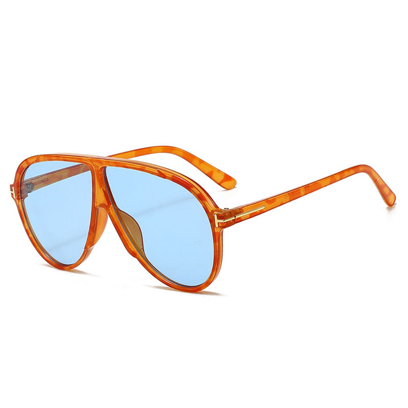 Damen große Sonnenbrille mit modernem Design und schützenden Gläsern Karnz