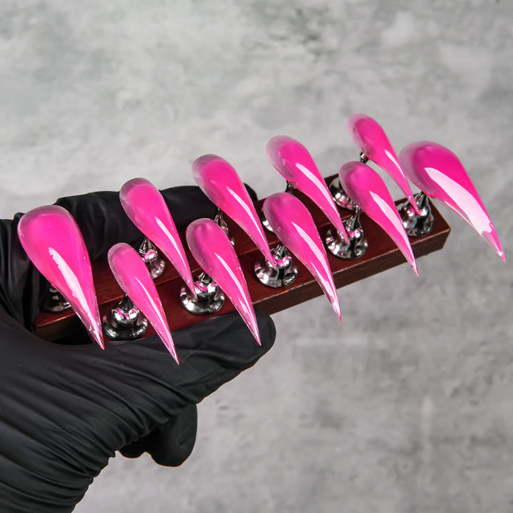 Scharfe Stiletto Press-On Nagelverlängerungen