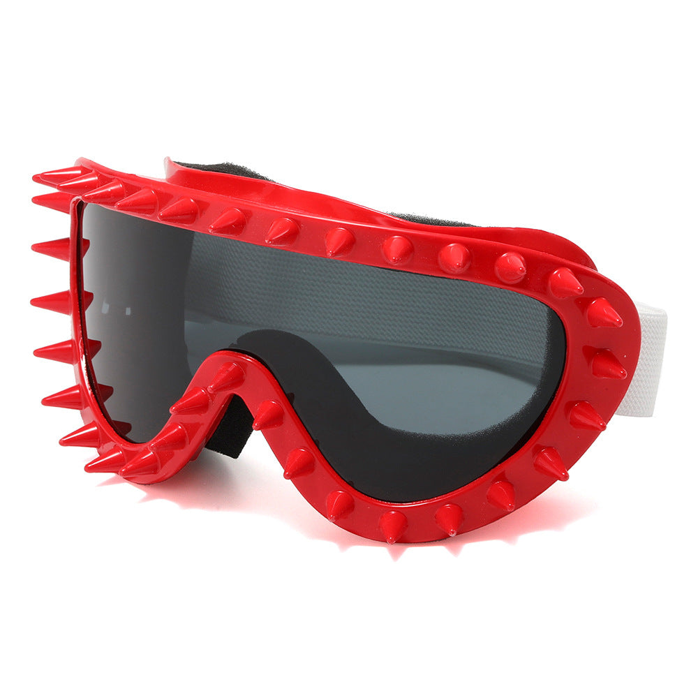 Damen stylische Schutzbrille mit markantem Spike-Design Karnz