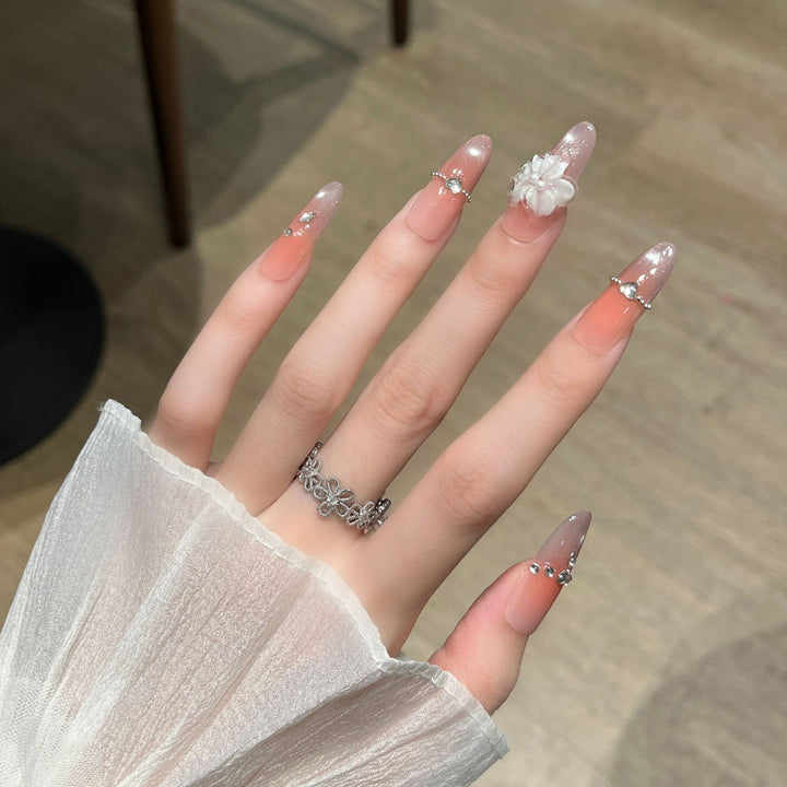 Elegante floral-verzierte Press-On Nagelkunst Karnz