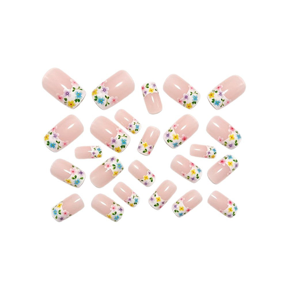 Kunstnägel mit Floralen Applikationen Karnz
