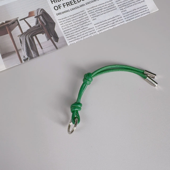 Stylischer Leder-Schlüsselanhänger Halter Karnz