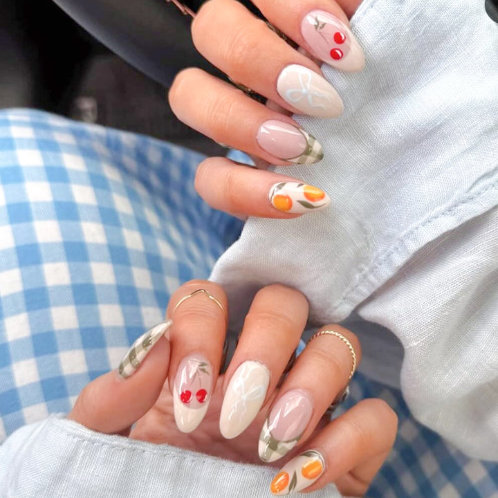 Künstlerisches Press-On Nagelkunst-Design-Set mit Frucht-Akzenten Karnz